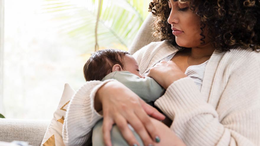 Blog_mother_breastfeeding_baby